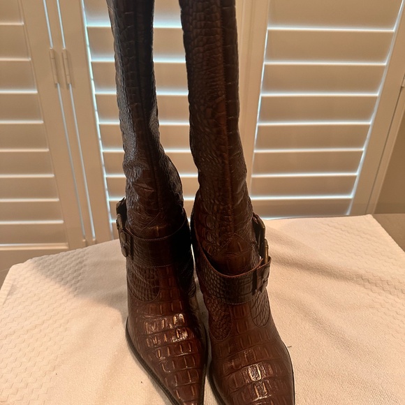Gianni Bini Brown Leather Crocodile Boots - Picture 3 of 15